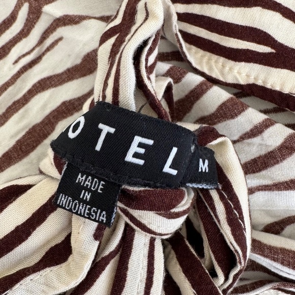 MOTEL Maudy Halter Tie Crop Top in Easy Tiger - Picture 6 of 6